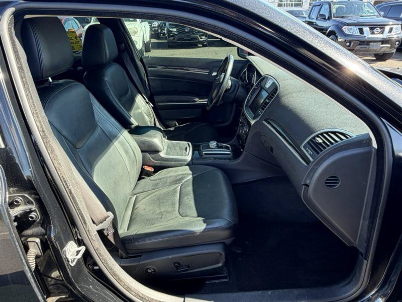 Used 2015 Chrysler 300 Limited w/ Driver Convenience Group RWD image 15