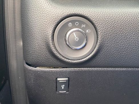 Used 2016 Lincoln Navigator Select AWD/4WD image 30
