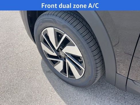 New 2026 Volkswagen Atlas SE image 5