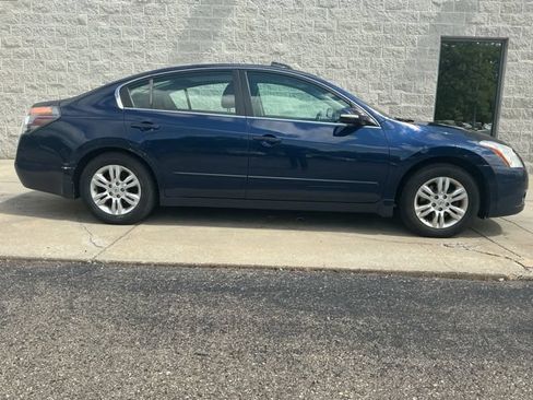 Used 2010 Nissan Altima 2.5 SL w/ SL Pkg FWD image 4