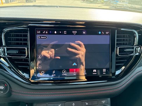 Used 2025 Dodge Durango GT RWD image 14