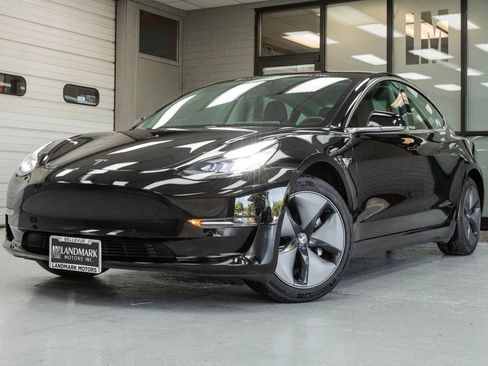Used 2019 Tesla Model 3 Standard Range Plus image 2