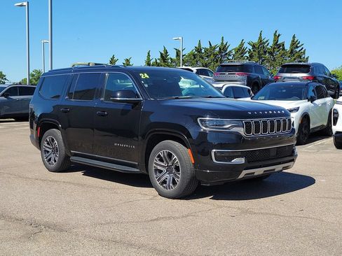 Used 2024 Jeep Wagoneer Series II w/ Flexible Seating Group AWD/4WD image 7