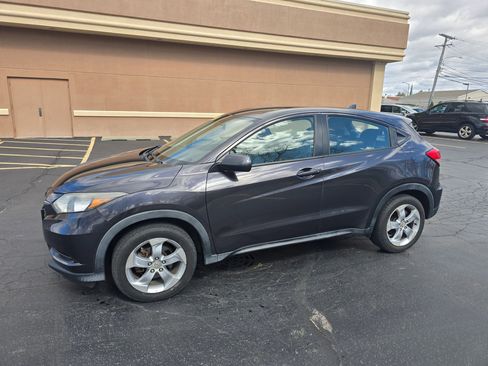 Used 2016 Honda HR-V LX image 9