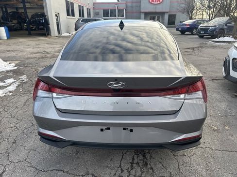 Used 2023 Hyundai Elantra SEL w/ Convenience Package image 5
