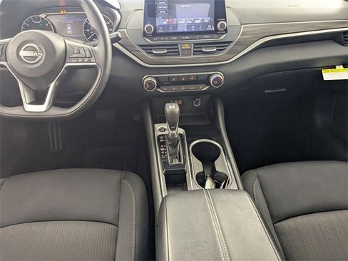 Used 2024 Nissan Altima 2.5 SV image 24