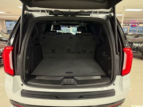 Used 2021 GMC Yukon XL Denali w/ Denali Premium Package image 34