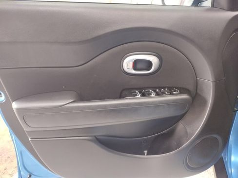 Used 2019 Kia Soul + FWD image 16