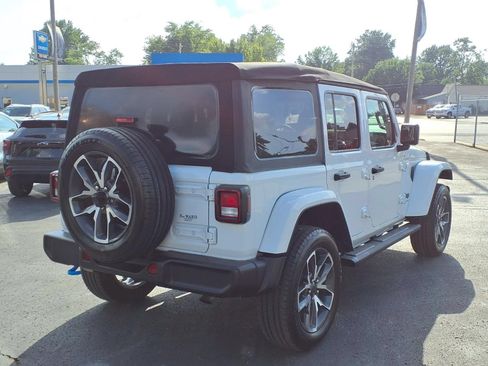Used 2024 Jeep Wrangler Unlimited w/ Convenience Group AWD/4WD image 4