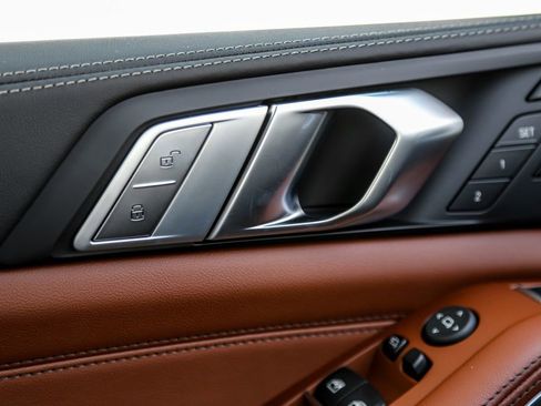 New 2026 BMW X7 xDrive40i w/ Executive Package image 18