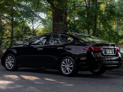 Used 2019 INFINITI Q70 Luxe RWD image 51