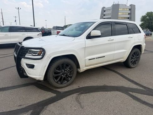 Used 2021 Jeep Grand Cherokee Laredo X AWD/4WD image 7
