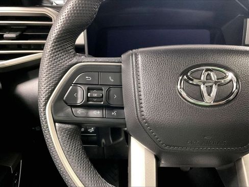 Used 2025 Toyota Tundra Limited AWD/4WD image 23