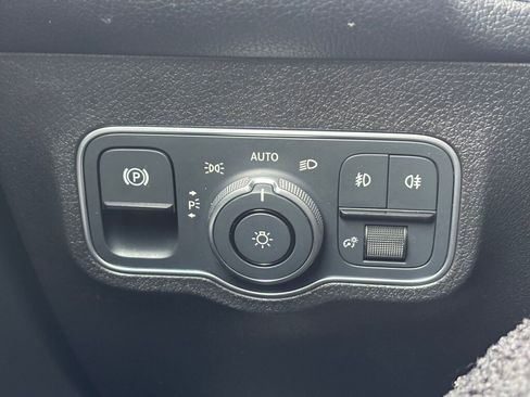 Certified 2023 Mercedes-Benz GLB 250 4MATIC image 24