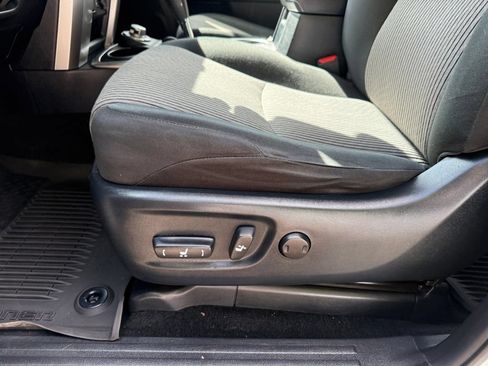 Used 2022 Toyota 4Runner SR5 AWD/4WD image 14