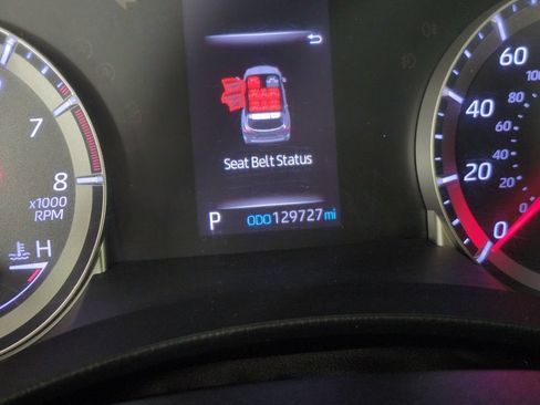Used 2020 Toyota Highlander LE FWD image 18