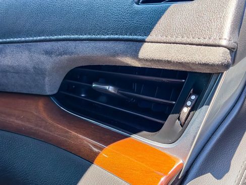 Certified 2020 Cadillac Escalade Luxury AWD/4WD image 31