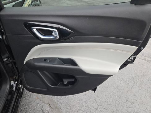 Certified 2022 Jeep Compass Limited w/ Elite Group image 9