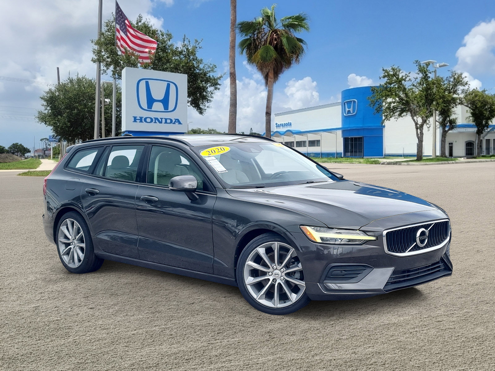Used 2020 Volvo V60 T5 Momentum FWD image 1