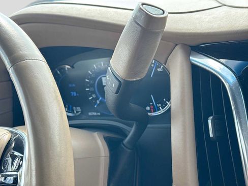 Used 2018 Cadillac Escalade ESV Platinum AWD/4WD image 31