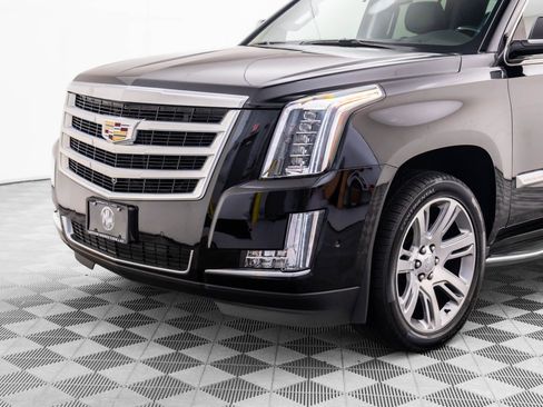 Used 2019 Cadillac Escalade Luxury image 39