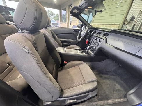 Used 2013 Ford Mustang Convertible image 17