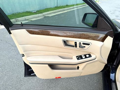 Used 2015 Mercedes-Benz E 350 4MATIC Sedan image 15