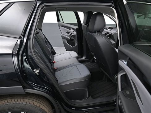 New 2026 Volkswagen Tiguan SE image 13