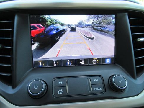 Used 2021 GMC Acadia Denali w/ Denali Technology Package FWD image 29