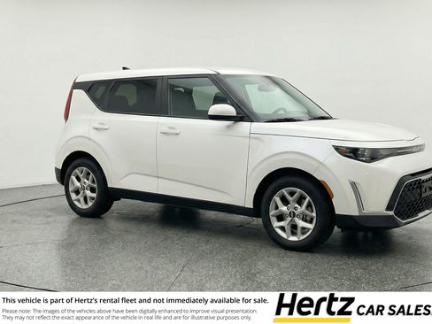 Used 2025 Kia Soul LX w/ LX Technology Package image 1
