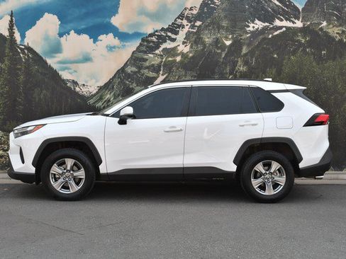 Used 2024 Toyota RAV4 XLE AWD/4WD image 7