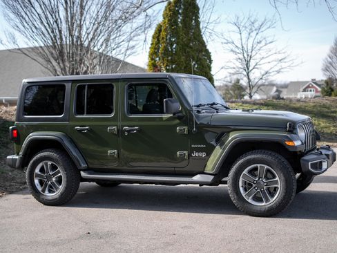 Used 2021 Jeep Wrangler Unlimited Sahara image 5