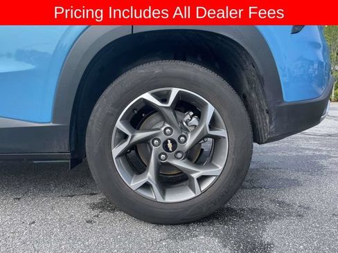 Used 2025 Chevrolet Trax LT w/ Driver Confidence Package FWD image 9