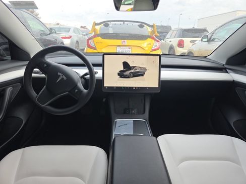Used 2022 Tesla Model 3 Long Range AWD/4WD image 4