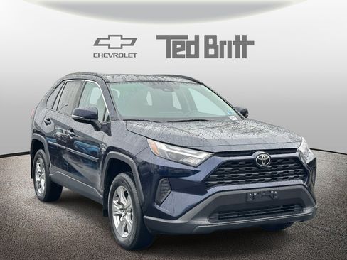 Used 2023 Toyota RAV4 XLE w/ Convenience Package image 3