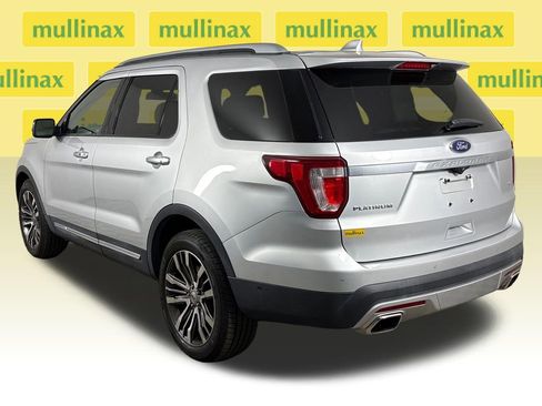 Used 2017 Ford Explorer Platinum image 12