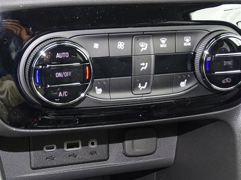 Used 2023 Buick Encore GX Essence w/ Experience Buick Package image 12