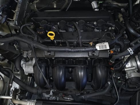 Used 2016 Ford Fusion SE FWD image 30