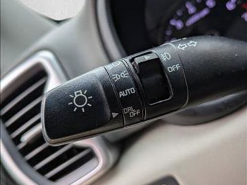 Used 2018 Kia Sportage LX image 12