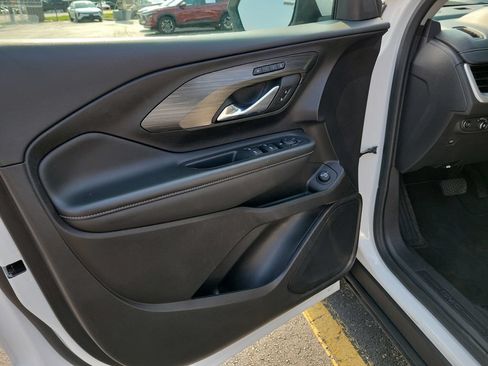 Used 2024 GMC Terrain SLT AWD/4WD image 23