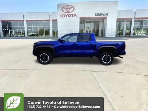 Used 2024 Toyota Tacoma TRD Off-Road AWD/4WD image 12