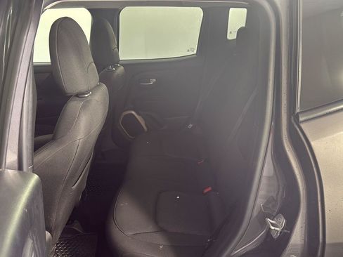 Used 2017 Jeep Renegade Latitude w/ Cold Weather Group AWD/4WD image 9
