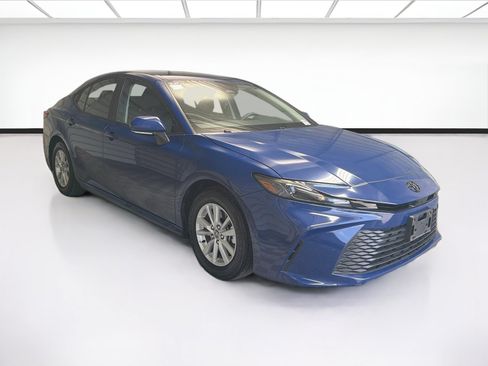 Used 2025 Toyota Camry LE FWD image 3