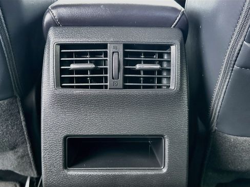 Used 2025 Mitsubishi Outlander SE FWD image 16