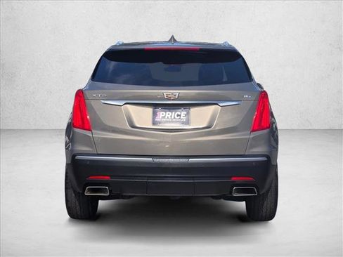 Used 2018 Cadillac XT5 Luxury w/ Driver Awareness Package image 7