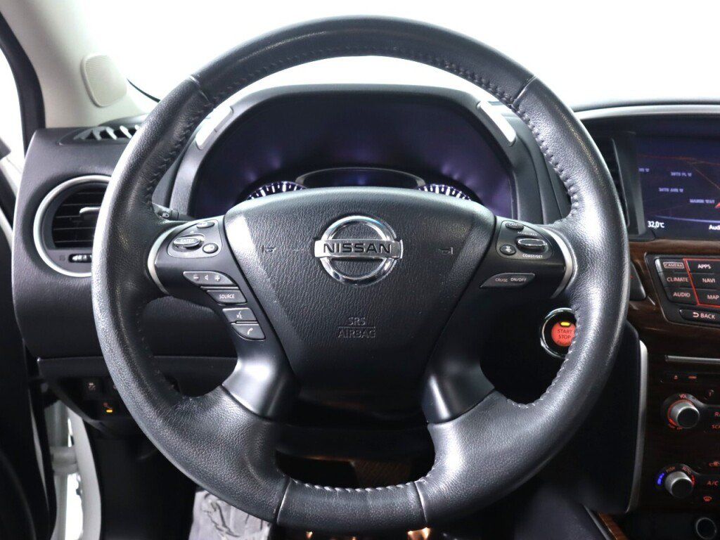 Used 2017 Nissan Pathfinder Platinum AWD/4WD image 11