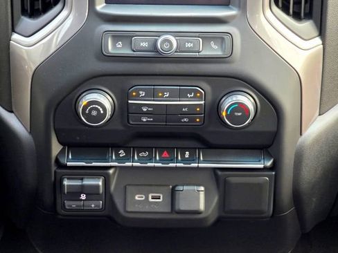 Used 2021 Chevrolet Silverado 1500 Custom Trail Boss w/ LPO, Dark Essentials Package AWD/4WD image 19