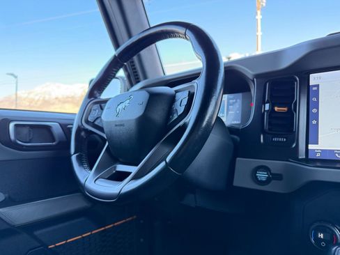 Used 2021 Ford Bronco Badlands image 9