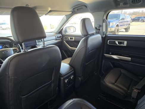 Used 2023 Ford Explorer XLT w/ Equipment Group 202A image 21