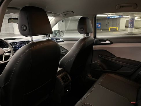 Used 2022 Volkswagen Taos SE image 20